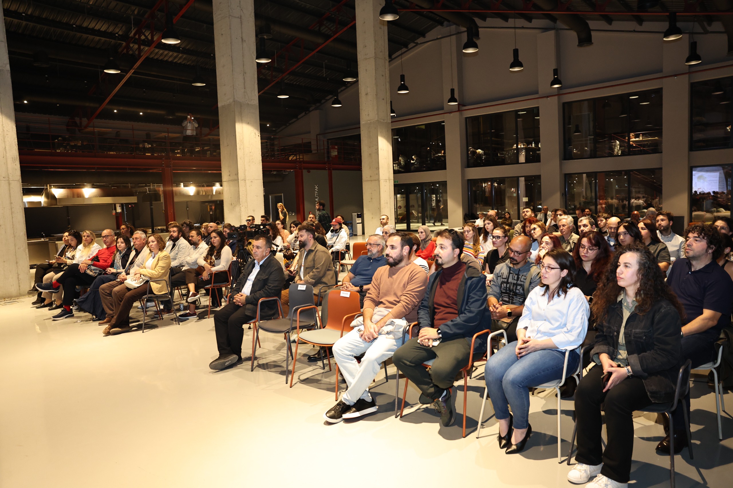 "Antik Tiyatrolarda Koruma Yöntemleri ve Güncel Yaklaşımlar” panelinde Gölyazı tiyatrosu ele alındı.